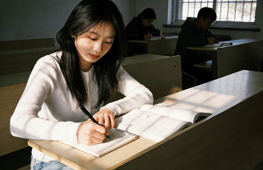 成人英语培训班多少钱_同城低价课和高端班到底差在哪
